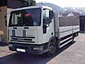 Auf dem Bild ist ein weisser LKW abgebildet. Auf dem Bild ist ein weisser LKW abgebildet.